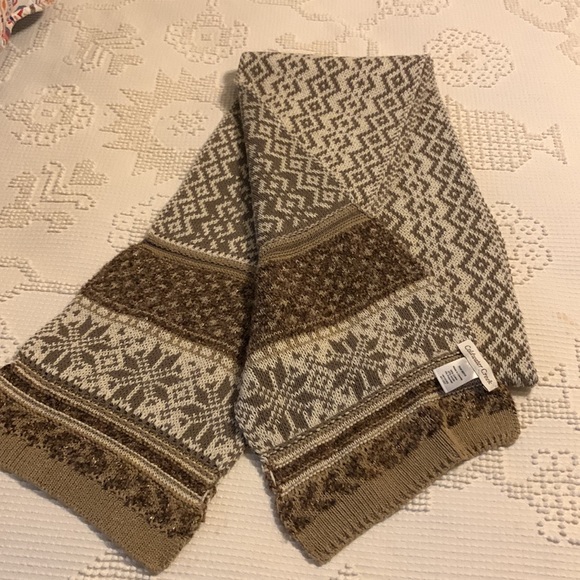 Coldwater Creek cotton/acrylic/polyester long  scarf would be worn quartered. - Picture 1 of 10